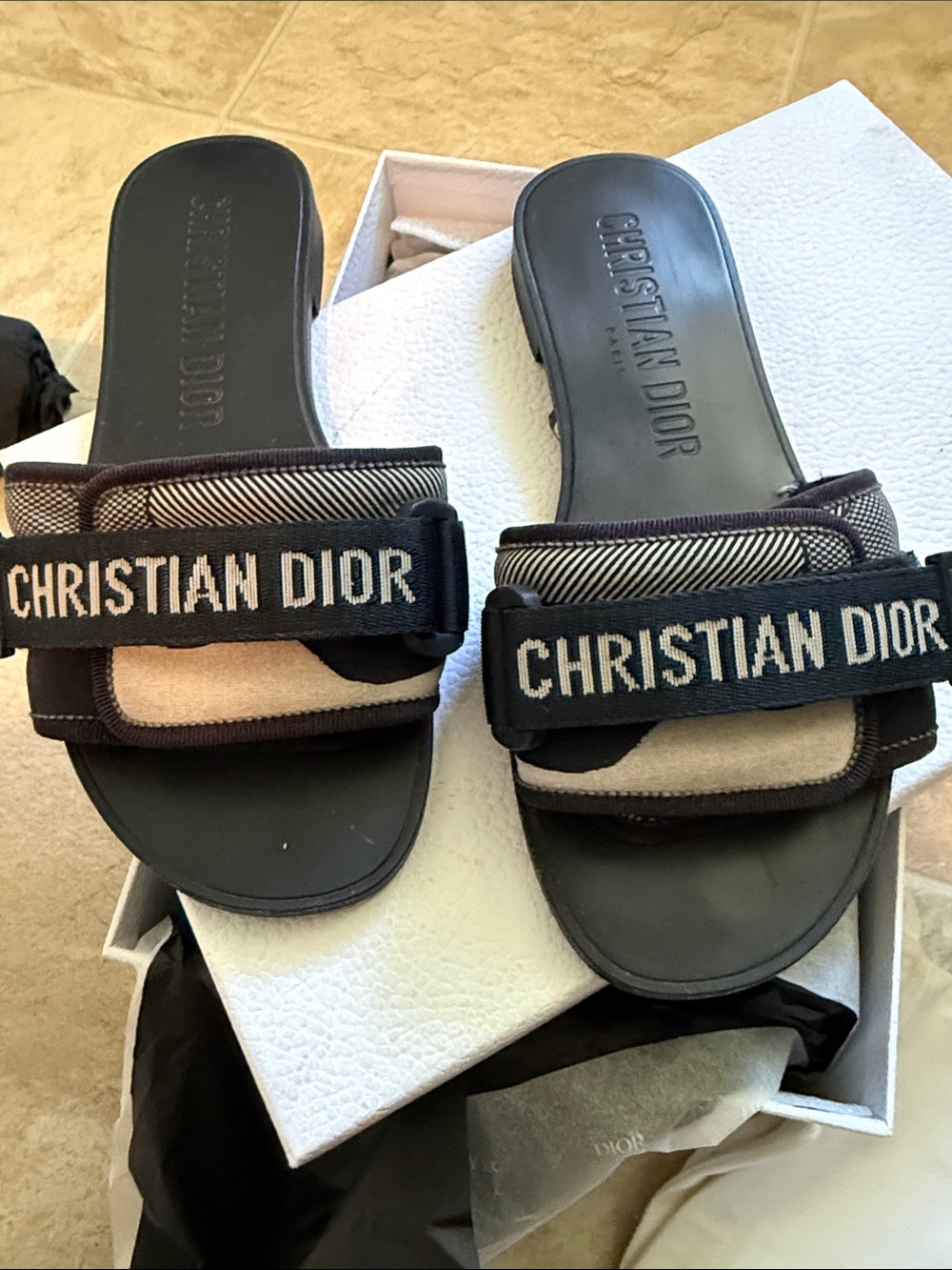 Dior - Picture 11 of 12
